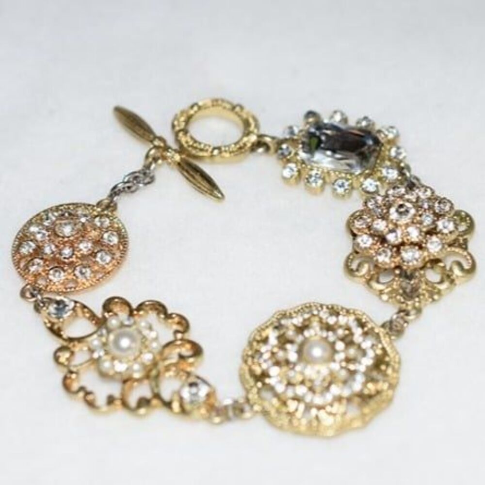 Vintage Chic Rhinestone Seed Pearl Gold Tone Toggel Latch 7 inch Bracelet